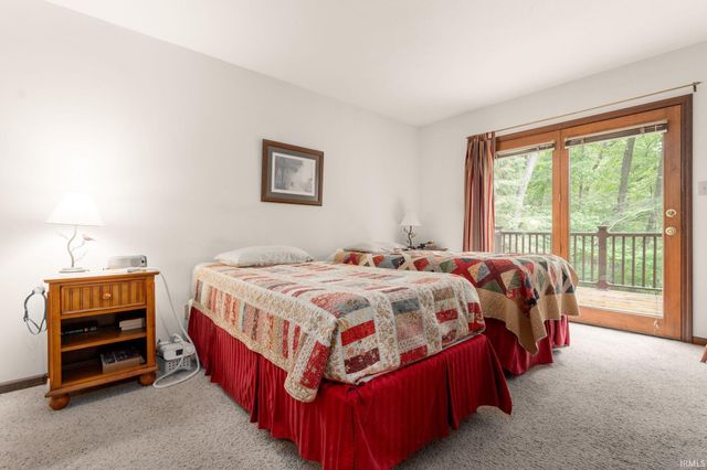 21465 Old Walnut Court, South Bend, IN 46628