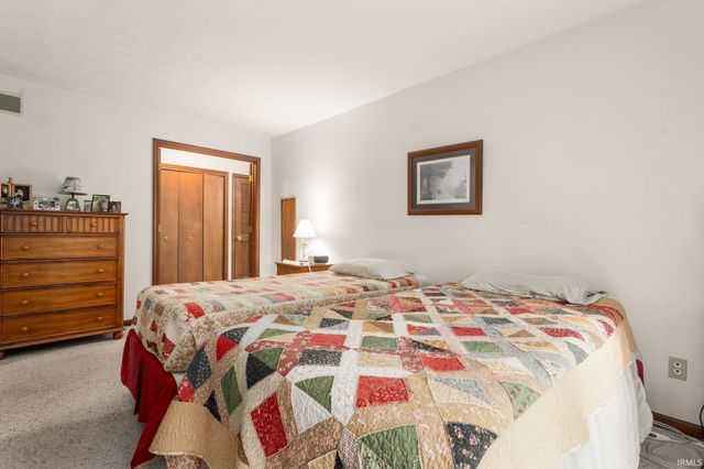 21465 Old Walnut Court, South Bend, IN 46628