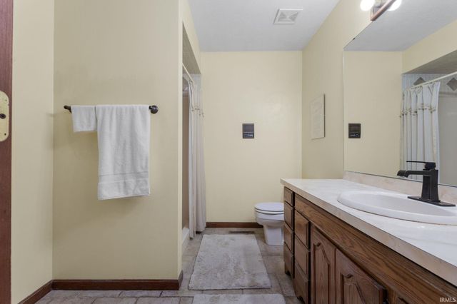 21465 Old Walnut Court, South Bend, IN 46628