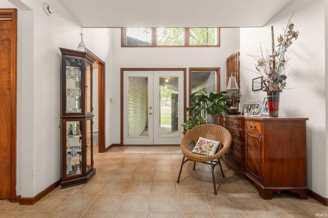 21465 Old Walnut Court, South Bend, IN 46628