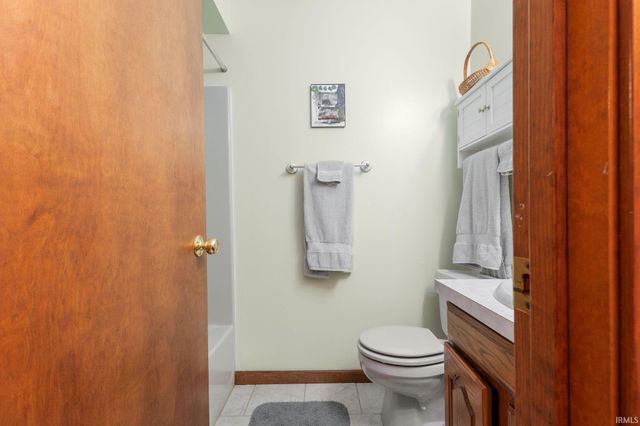 21465 Old Walnut Court, South Bend, IN 46628