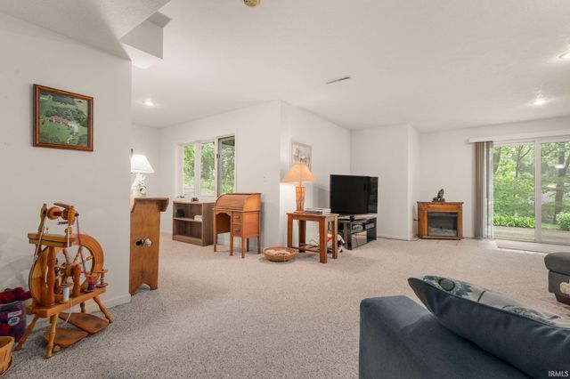21465 Old Walnut Court, South Bend, IN 46628