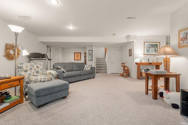 21465 Old Walnut Court, South Bend, IN 46628