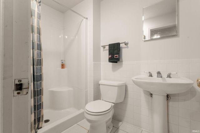21465 Old Walnut Court, South Bend, IN 46628