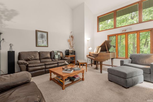 21465 Old Walnut Court, South Bend, IN 46628