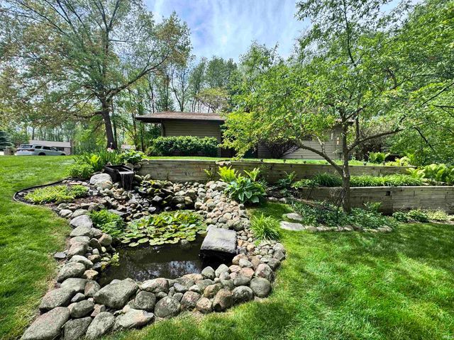 21465 Old Walnut Court, South Bend, IN 46628