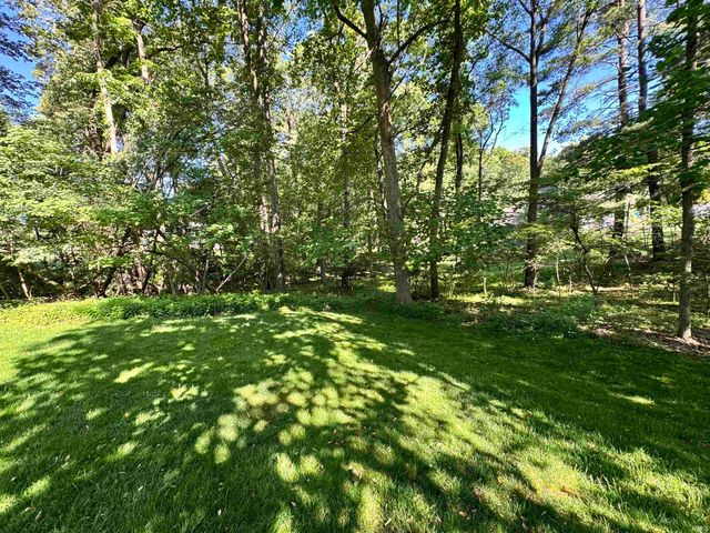21465 Old Walnut Court, South Bend, IN 46628
