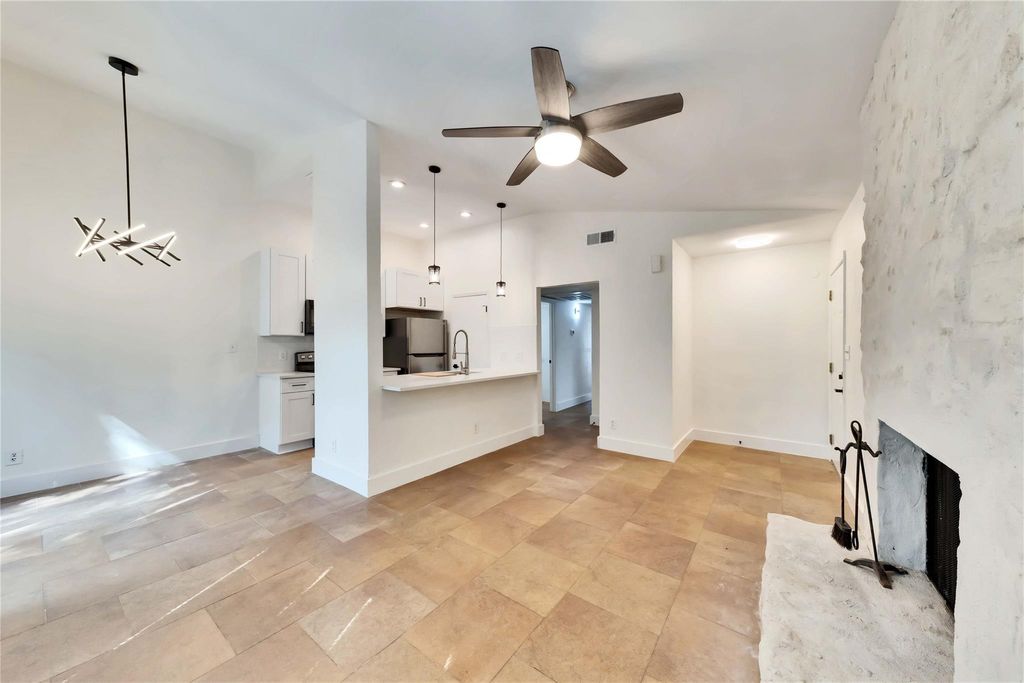 7508 St. Amant PL A, Austin, TX 78749