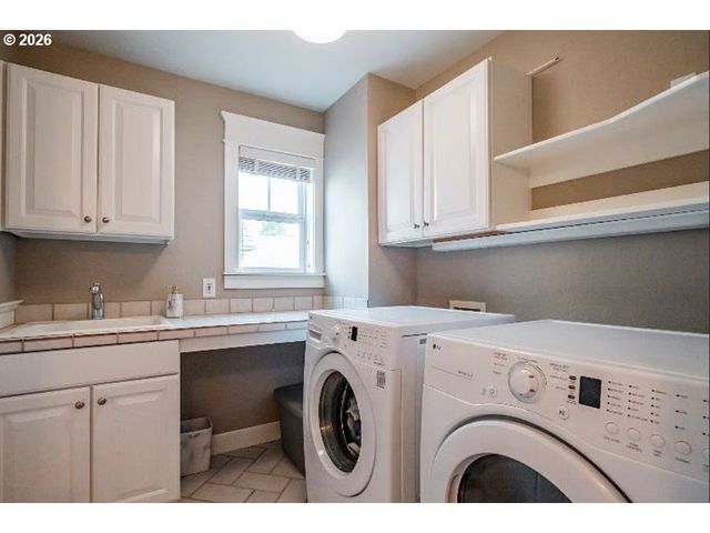 5378 HICKORY HILL Dr Se, Salem, OR 97306