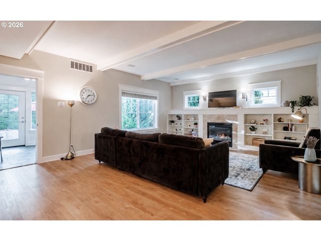 5378 HICKORY HILL Dr Se, Salem, OR 97306