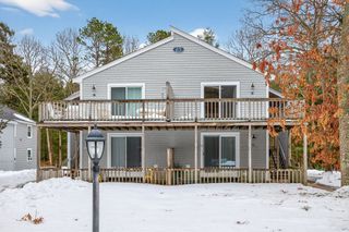 70 Cape Dr 15D, Mashpee, MA 02649