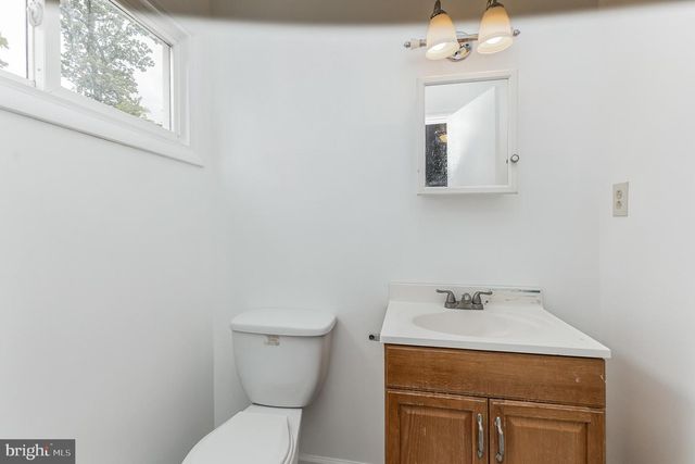 13905 PARKLAND DR, Rockville, MD 20853