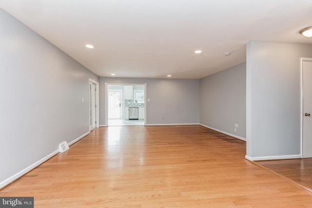 13905 PARKLAND DR, Rockville, MD 20853
