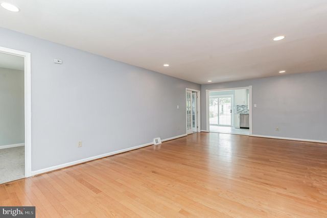 13905 PARKLAND DR, Rockville, MD 20853