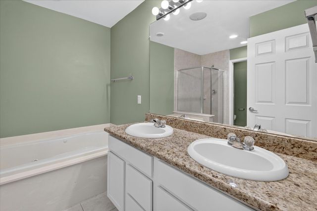 49816 Potomac Road 81, Canton Twp, MI 48188