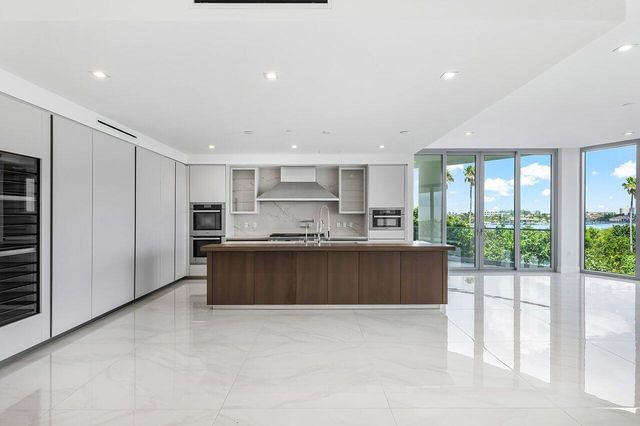 1500 S Beach Road 301, Tequesta, FL 33469