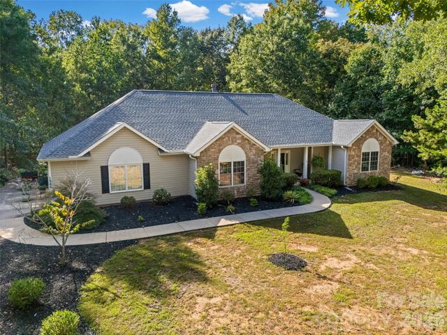 1566 Dirt Road, Lancaster, SC 29720