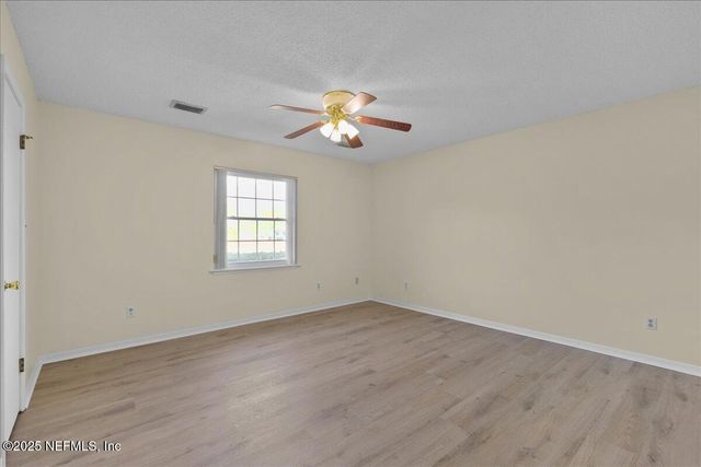 105 CRESTWOOD Drive, Interlachen, FL 32148