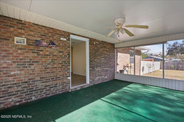 105 CRESTWOOD Drive, Interlachen, FL 32148