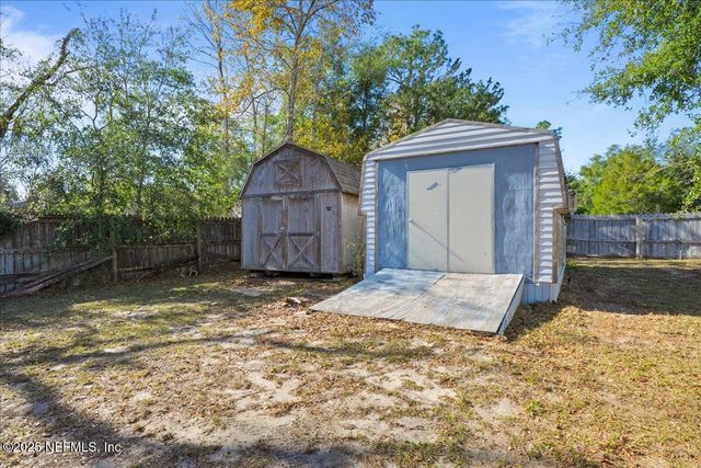 105 CRESTWOOD Drive, Interlachen, FL 32148