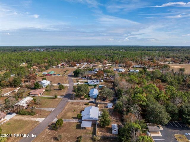 105 CRESTWOOD Drive, Interlachen, FL 32148