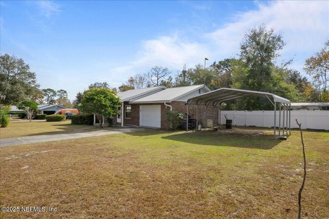 105 CRESTWOOD Drive, Interlachen, FL 32148