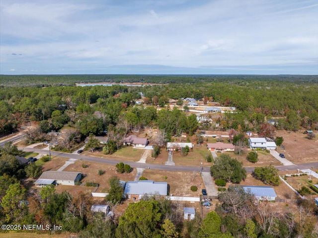 105 CRESTWOOD Drive, Interlachen, FL 32148