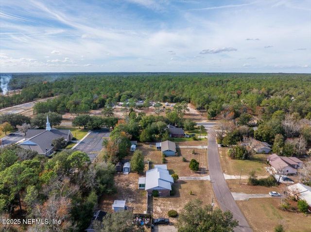 105 CRESTWOOD Drive, Interlachen, FL 32148