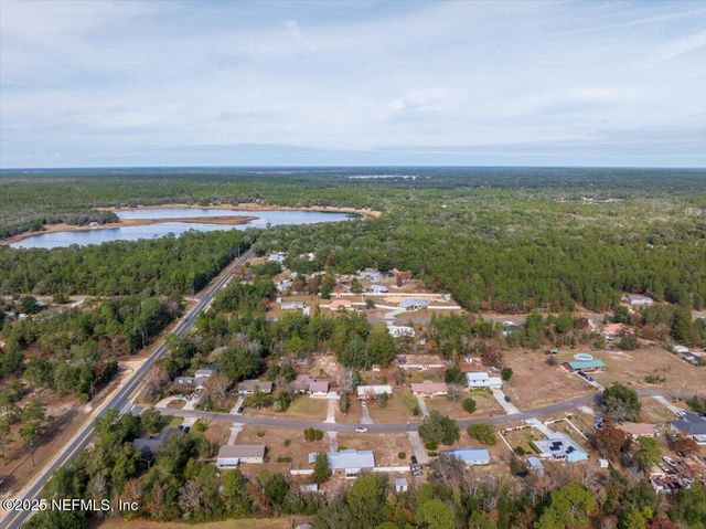 105 CRESTWOOD Drive, Interlachen, FL 32148