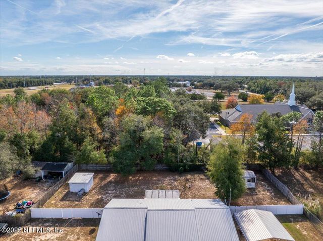 105 CRESTWOOD Drive, Interlachen, FL 32148