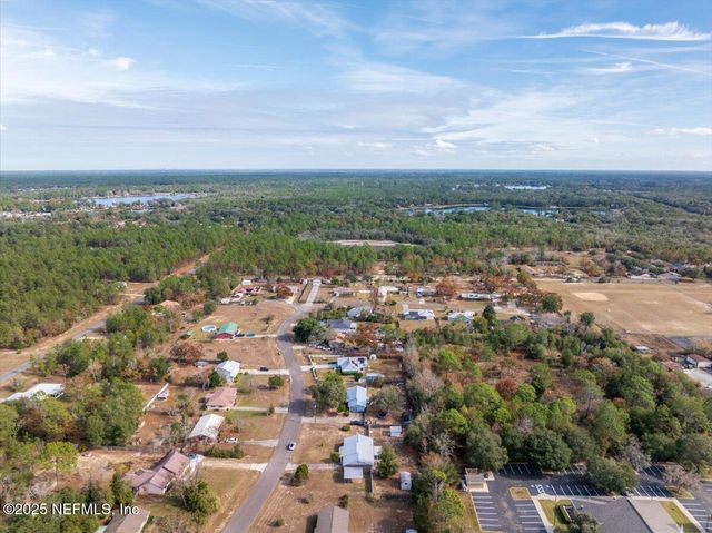 105 CRESTWOOD Drive, Interlachen, FL 32148