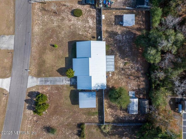 105 CRESTWOOD Drive, Interlachen, FL 32148