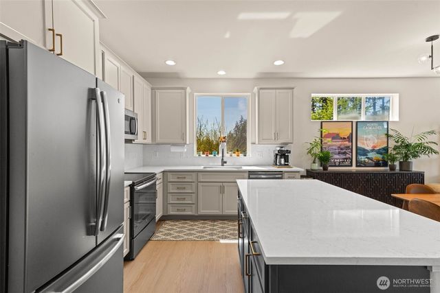 3401 Lanyard Drive NE, Lacey, WA 98516