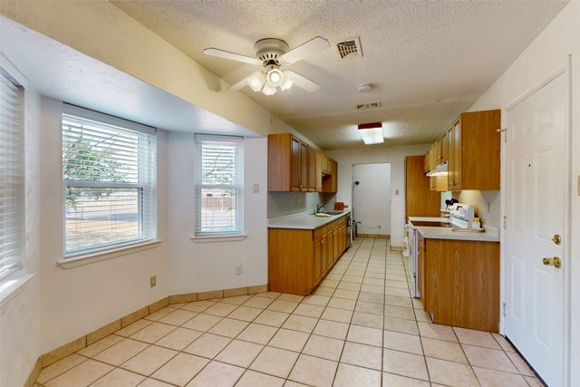 1000 Springdale Road, Bedford, TX 76021