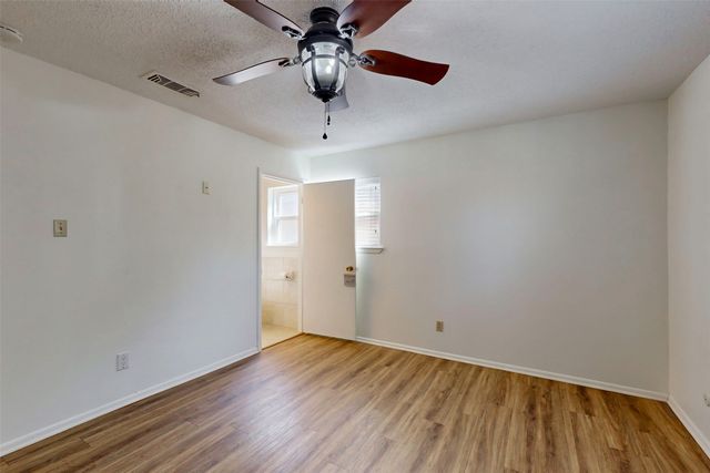 1000 Springdale Road, Bedford, TX 76021