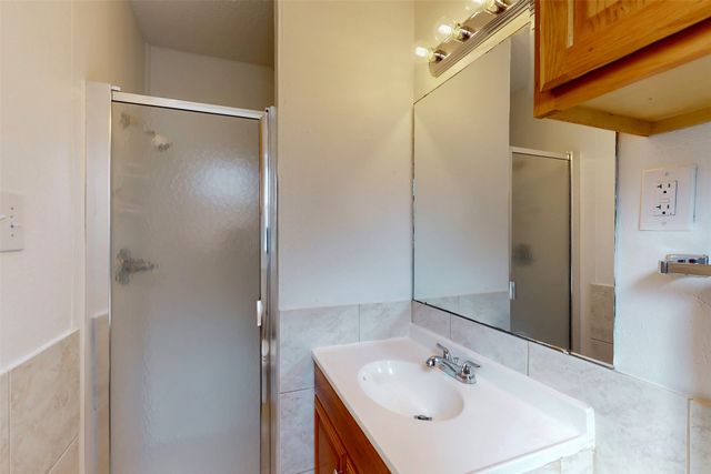 1000 Springdale Road, Bedford, TX 76021