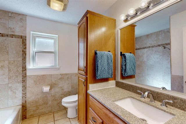 1000 Springdale Road, Bedford, TX 76021