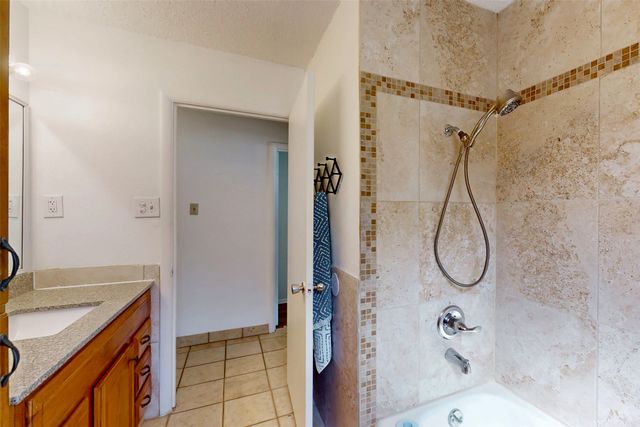 1000 Springdale Road, Bedford, TX 76021