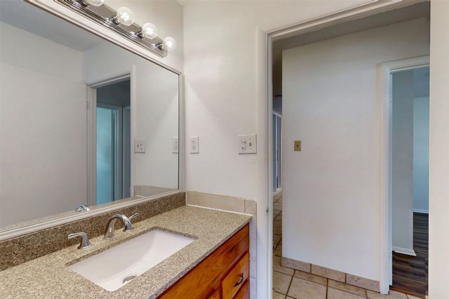 1000 Springdale Road, Bedford, TX 76021