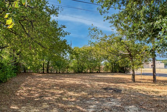 1000 Springdale Road, Bedford, TX 76021