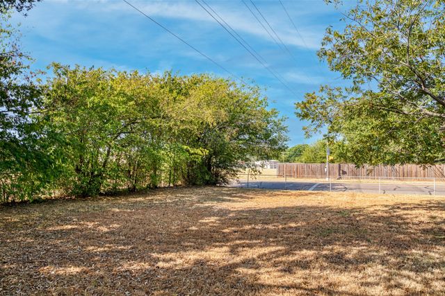 1000 Springdale Road, Bedford, TX 76021