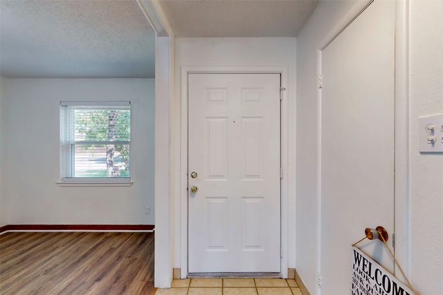 1000 Springdale Road, Bedford, TX 76021