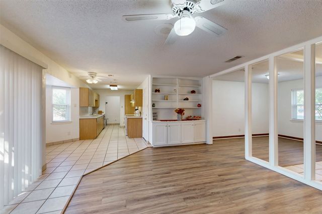1000 Springdale Road, Bedford, TX 76021