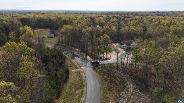 88 MARTIN VILLAGE RD MV 16D, Louisa, VA 23093