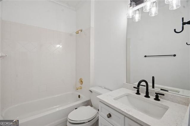 270 Edwardton Court, Roswell, GA 30076