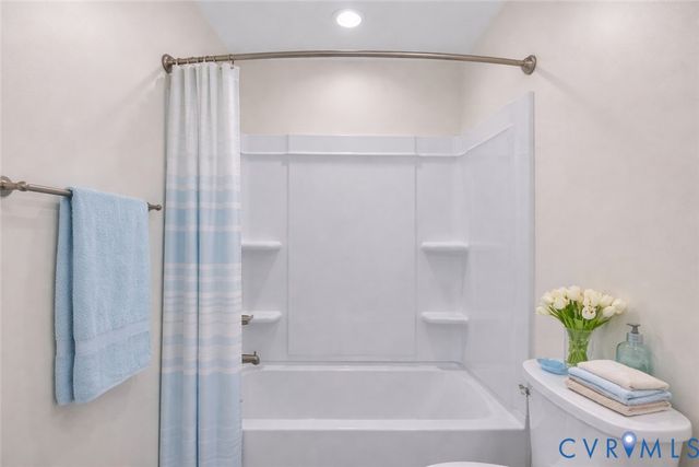 2221 Perry St, Richmond, VA 23225