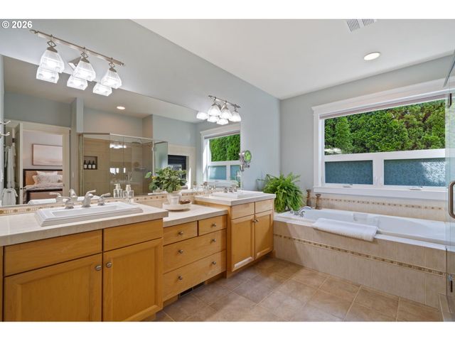 3702 Ne 131ST St, Vancouver, WA 98686