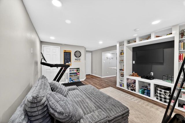 2806 Wayland Drive, Madison, WI 53713