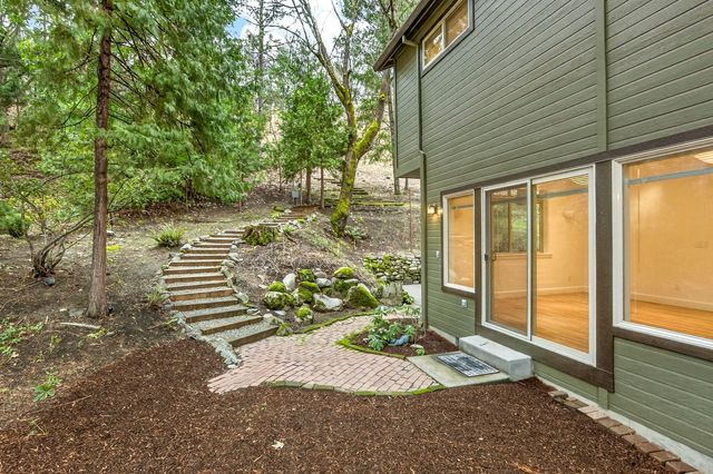 435 Granite Street, Ashland, OR 97520