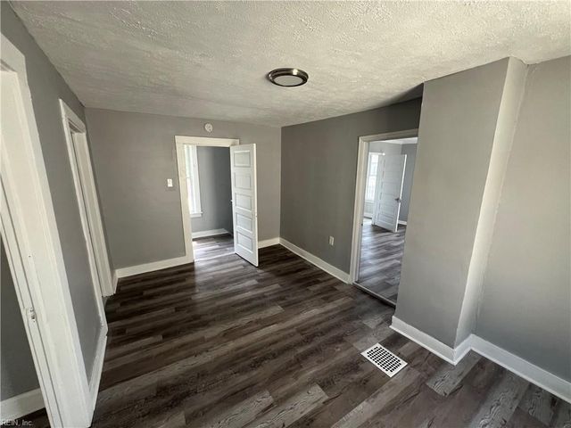 1002 Dunbar ST, Norfolk, VA 23504